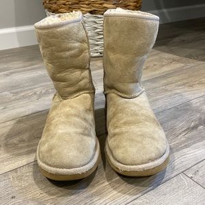UGGS Tan Boot Sz 8
